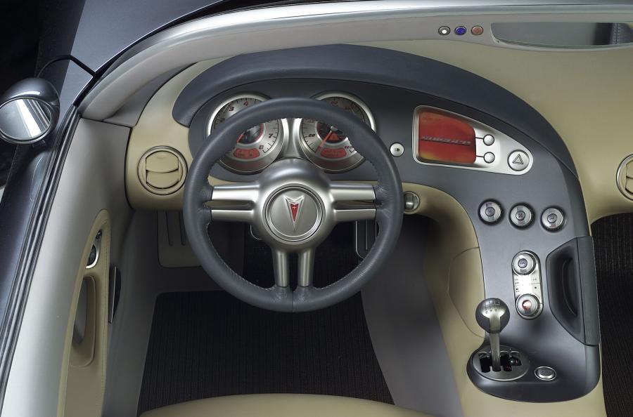  Pontiac Solstice Roadster Concept 2002 года  (фото 4 из 34)